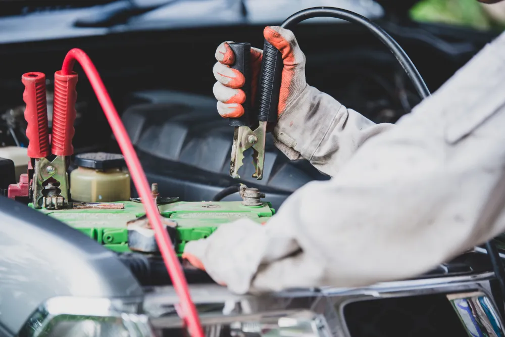 Roadside battery jump start assistance in Dubai