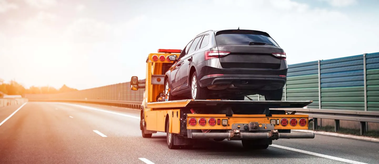 Emergency car towing and vehicle recovery in Dubai